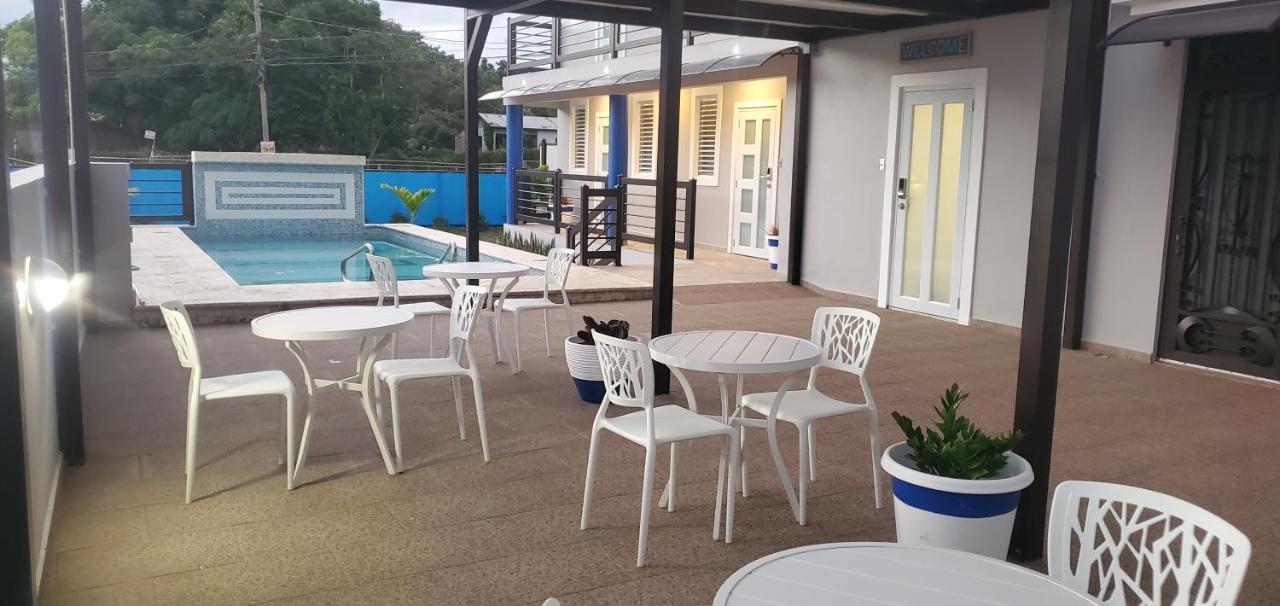 2 Palmas Str Hotel Aguadilla Eksteriør billede