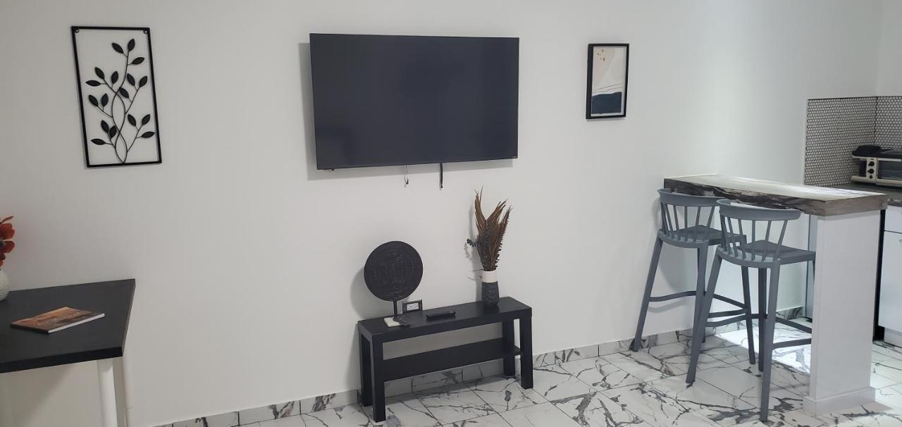 2 Palmas Str Hotel Aguadilla Eksteriør billede